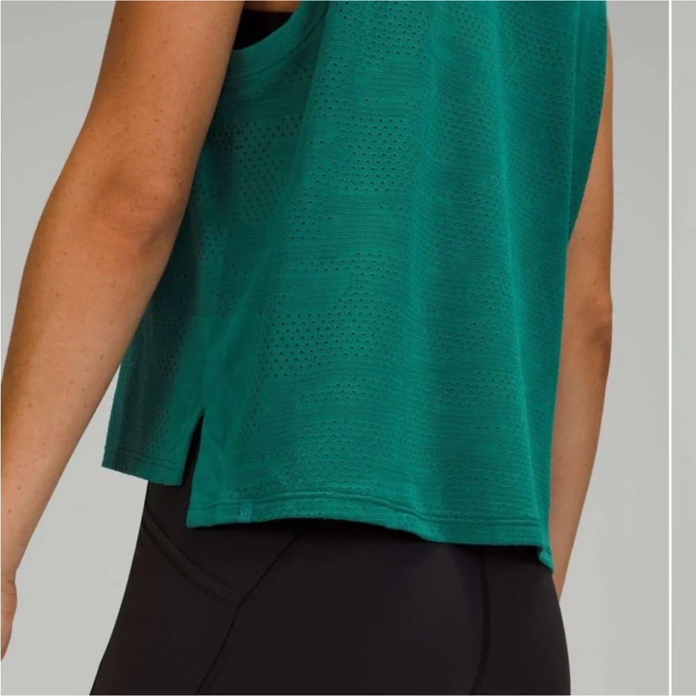 Lululemon Women’s Crop Top Train to Be Tank Dot Camo Teal Lagoon size 6